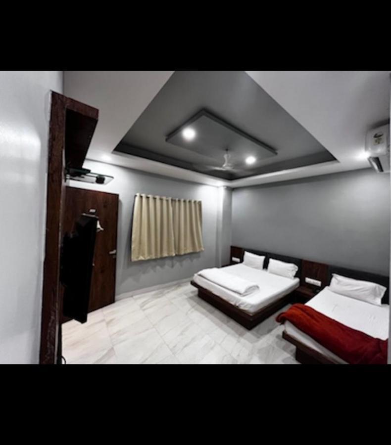 Hotel Shankar Ujjain Exteriör bild