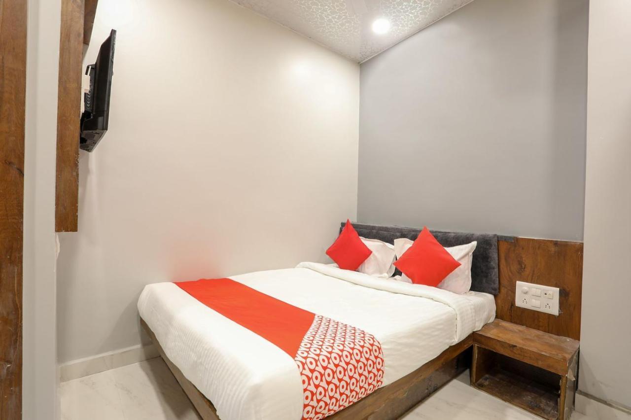 Hotel Shankar Ujjain Exteriör bild